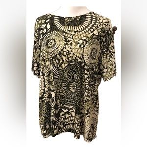 Susan Lawrence Top, Black and White Flower Designs, Women’s big Size 1X